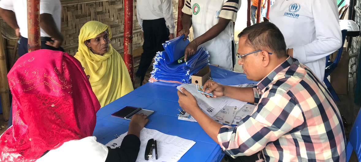 UNHCR เผยผู้ลี้ภัยชาวโรฮิงญาที่ชายแดนบังกลาเทศได้บัตรประจำตัวคร้ังแรกรวม 5 แสนคน