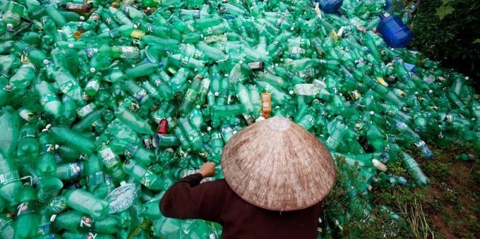 รบ.เวียดนามประกาศเลิกนำเข้าขยะพลาสติกภายในปี 2025