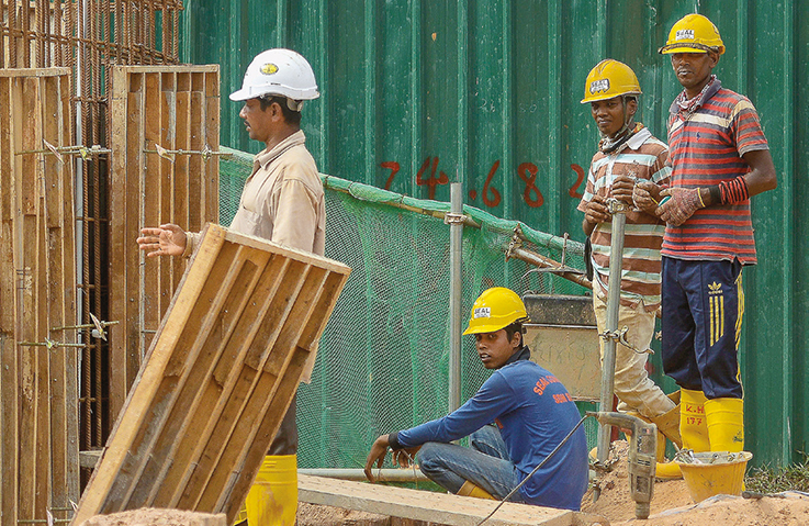 มาเลเซียเตรียมลดสัดส่วนการจ้างงานแรงงานข้ามชาติ หลังอัตราว่างงานในประเทศเพิ่มสูง 5.3%