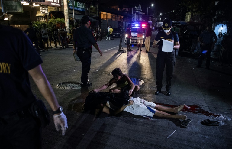 สงครามยาเสพติดฟิลิปปินส์ยังระอุ ตำรวจวิสามัญผู้ค้ายาอีก 13 ศพ