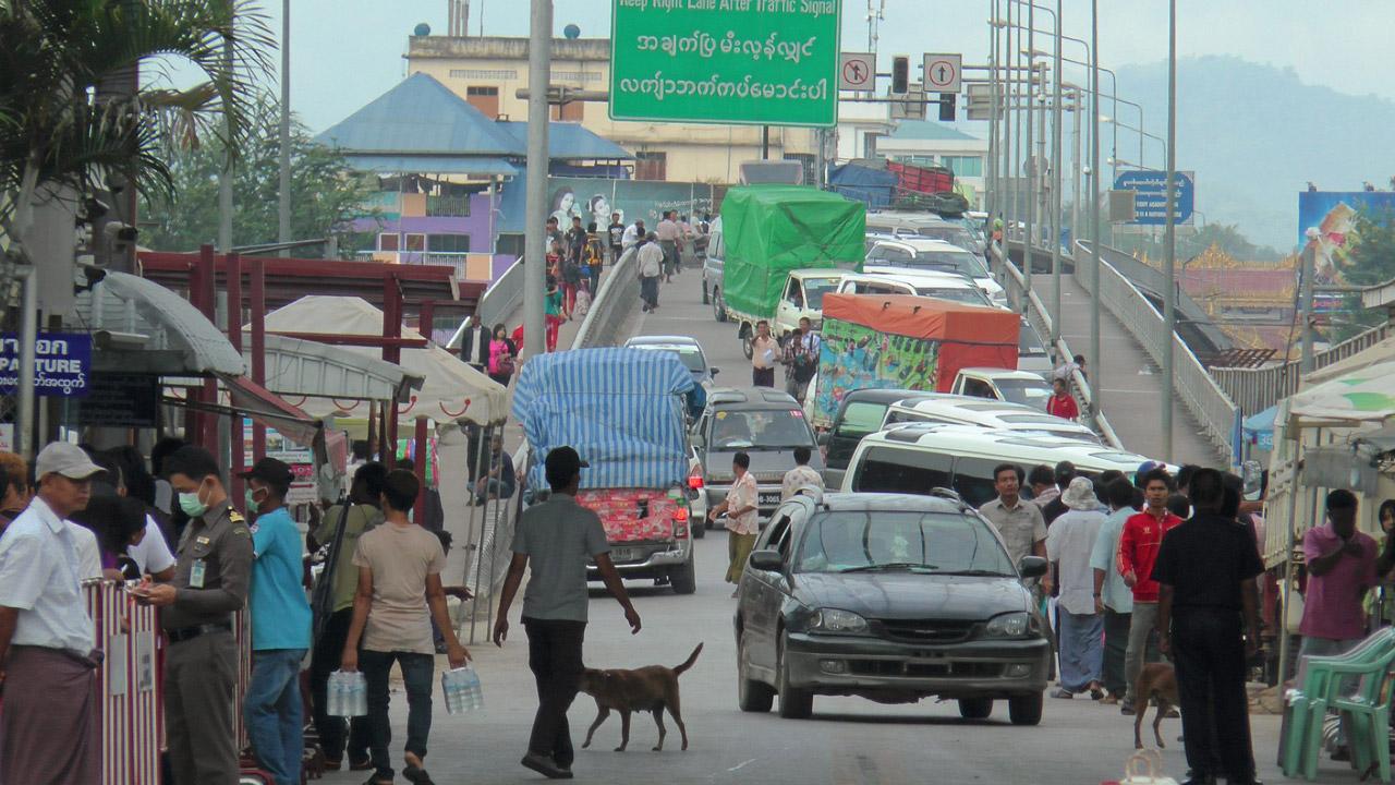 ยานพาหนะบริเวณด่านชายแดนเพิ่ม ก่อมลพิษมากขึ้น