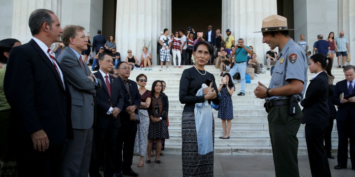 พิพิธภัณฑ์อนุสรณ์การฆ่าล้างเผ่าพันธุ์ถอนรางวัลสิทธิมนุษยชนจากออง ซาน ซูจี