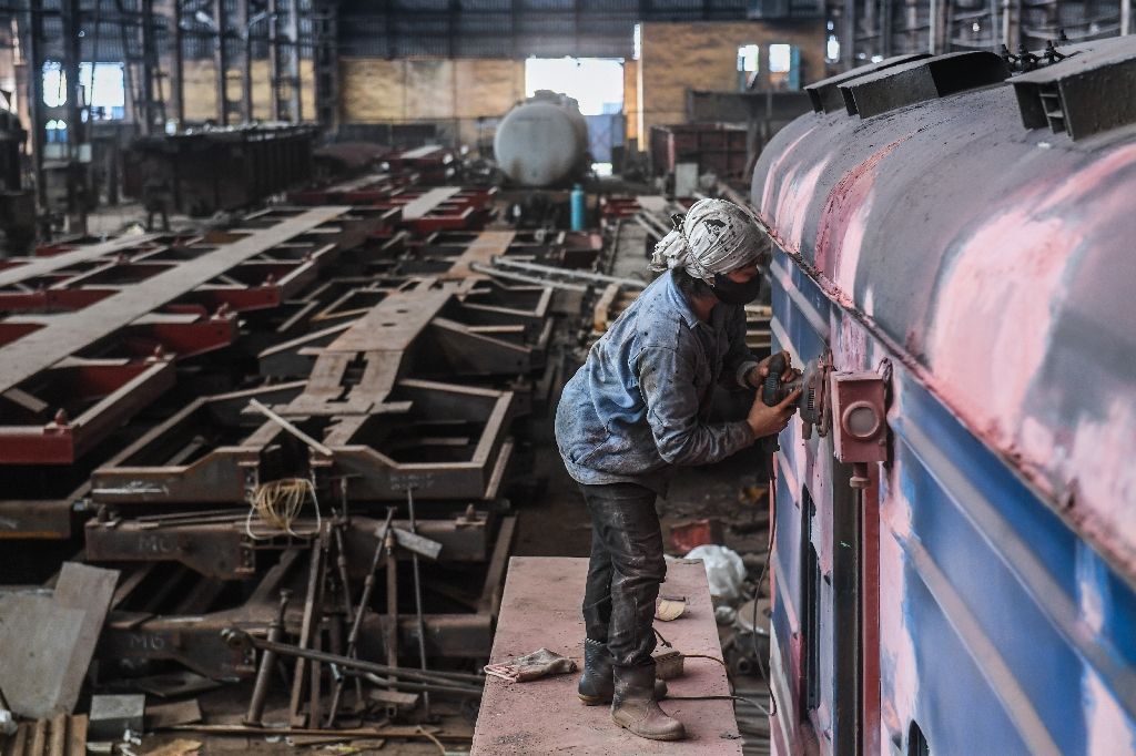 จ่อยุบโรงงานซ่อมรถไฟ หลังชาวเวียดนามแห่ใช้เที่ยวบินโลว์คอสต์