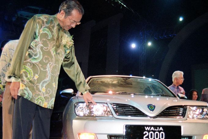 มหาเธร์เล็งฟื้นโครงการ 'รถยนต์แห่งชาติ' หลังเคยผลิต 'Proton' 35 ปีที่แล้ว