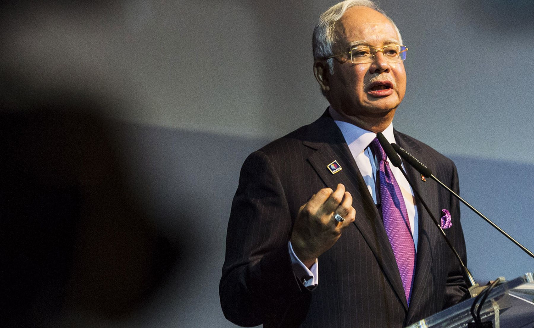 Najib เริ่มนโยบายประชานิยม 'แจกเงิน-ลดภาษี' ก่อนเลือกตั้งปีหน้า หวังกลบข่าวฉาว 1MDB