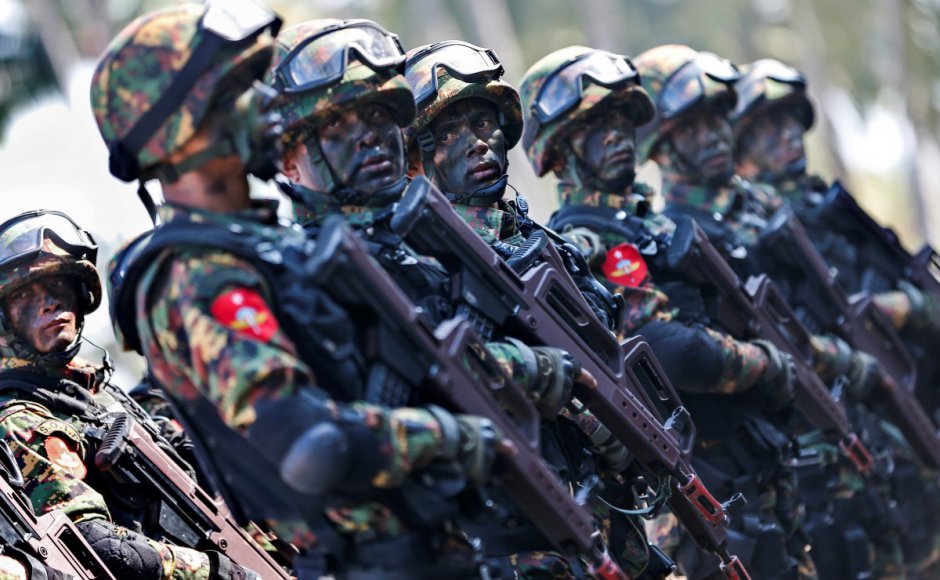 รบ.บังกลาเทศจี้พม่าถอนกองทัพพร้อมอาวุธหนักออกจากค่ายชายแดนของชาวโรฮิงญา