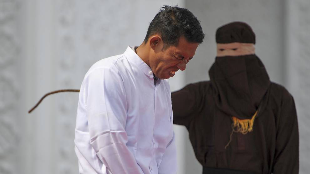 อินโดนีเซียใช้กม.ชารีอะฮ์ลงโทษชาวคริสเตียนในอาเจะห์ฐานจำหน่ายสุรา