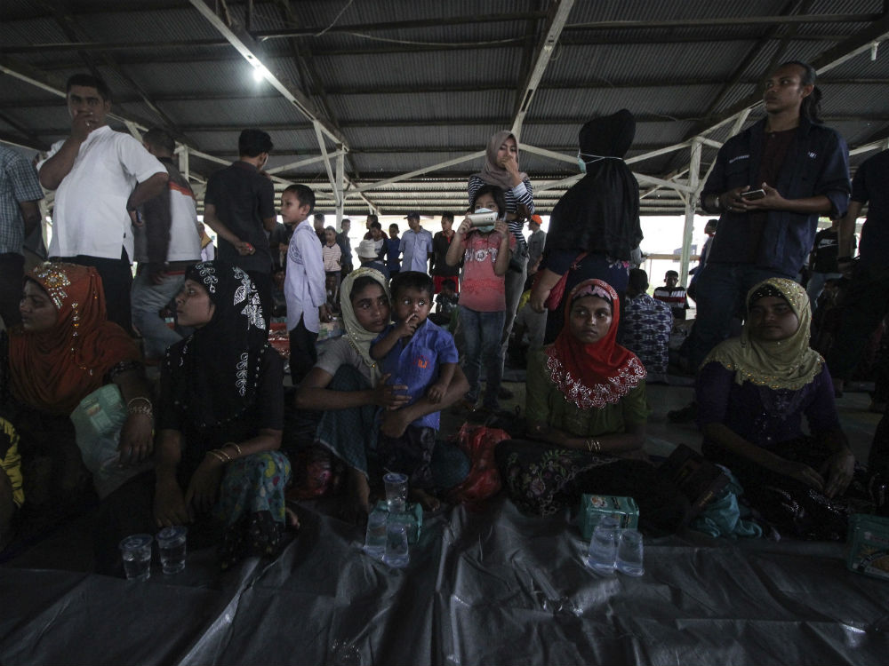 เรือผู้ลี้ภัยโรฮิงญา 76 คนขึ้นฝั่งที่อาเจะห์