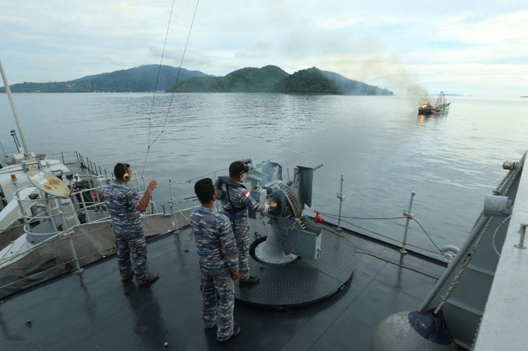 ปัญหาทะเลจีนใต้เวียดนามทรุด จีนบีบหยุดขุดเจาะน้ำมัน-ชาวประมงถูกทหารอินโดนีเซียยิง